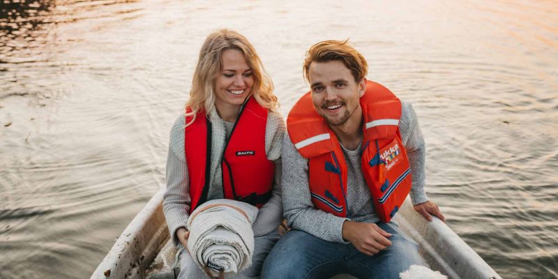 Boottocht-avond-op-het-meer-Finland