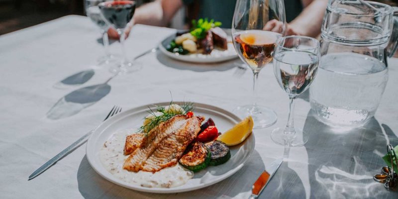 Buiten-eten-in-FInland