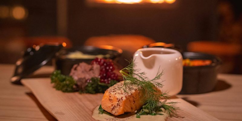 Lekker-eten-in-de-restaurant-van-de-Northern-Lights-Ranch
