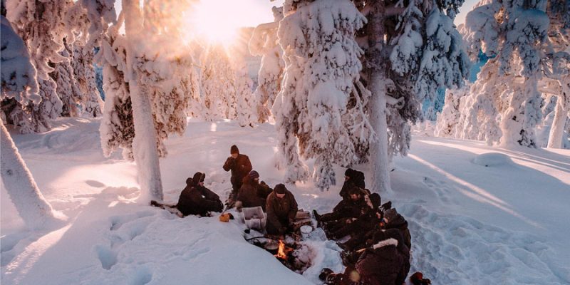 Lunch-tijdens-een-meerdaagse-safari-in-Lapland