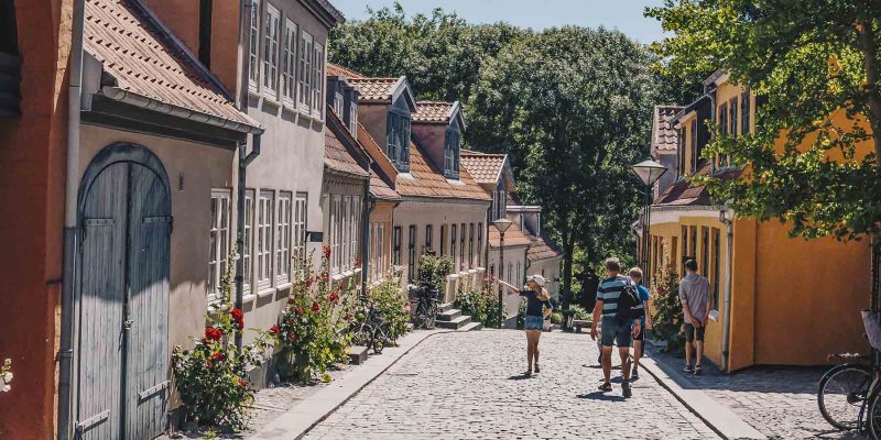 odense-straatje-met-familie