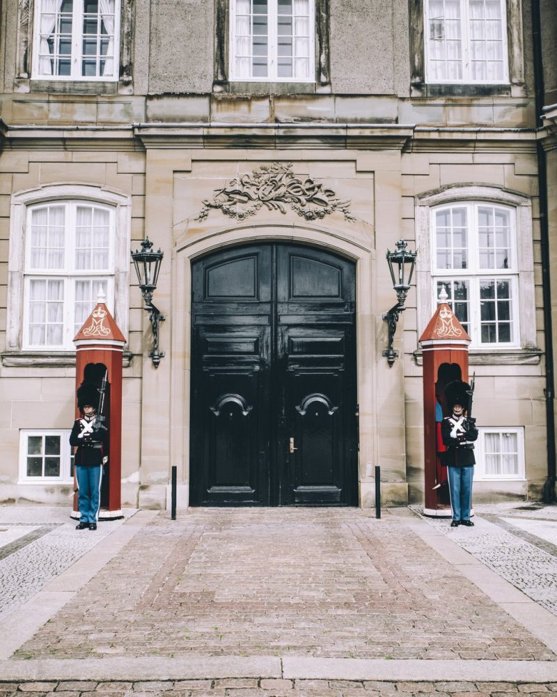 Le changement de garde est populaire au Danemark - au Danemark avec Nordic