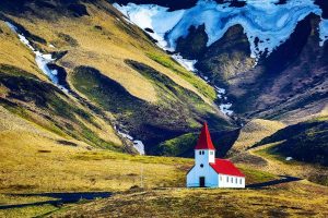 Icelandic Kerk in Vik in IJsland reizen met Nordic