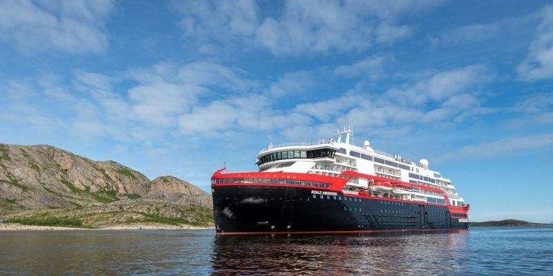 MS Roald Amundsen sur la mer