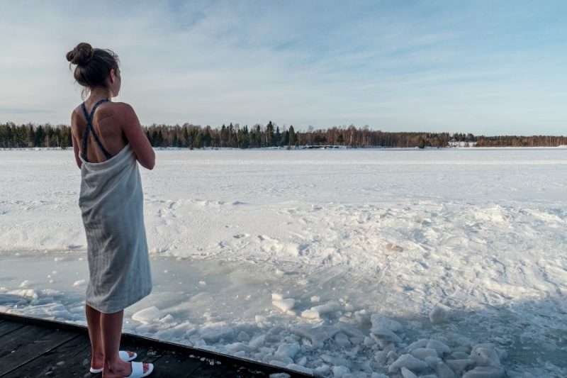 Se rafraîchir après un sauna