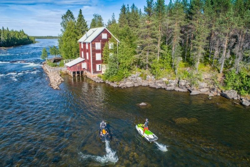 Les lodges sont parfaitement situés pour se refroidir en été