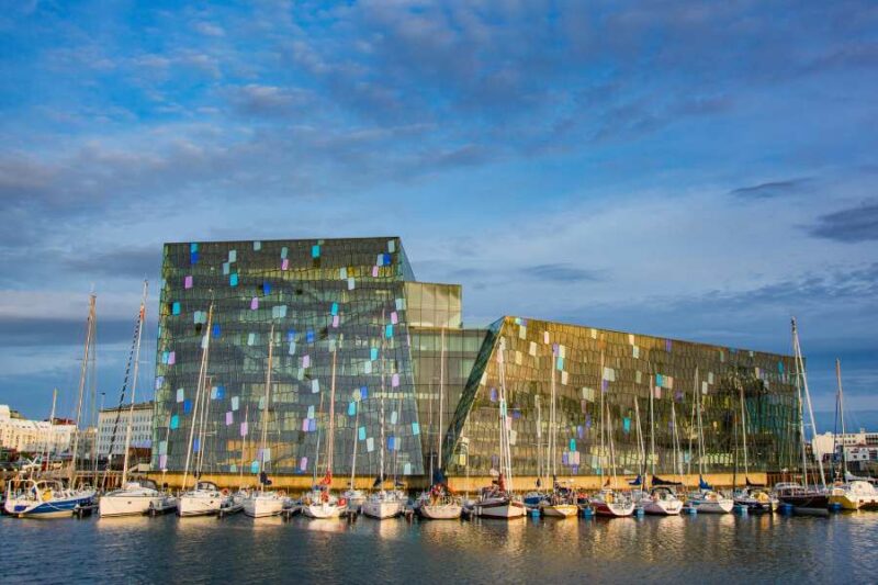 Visitez la salle de concert Harpa à Reykjavík avec Nordic