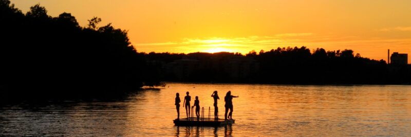 Coucher de soleil en Scandinavie avec Nordic