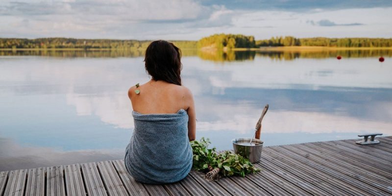 détente au bord d'un lac ©Julia_Kivela-Visit-Finland
